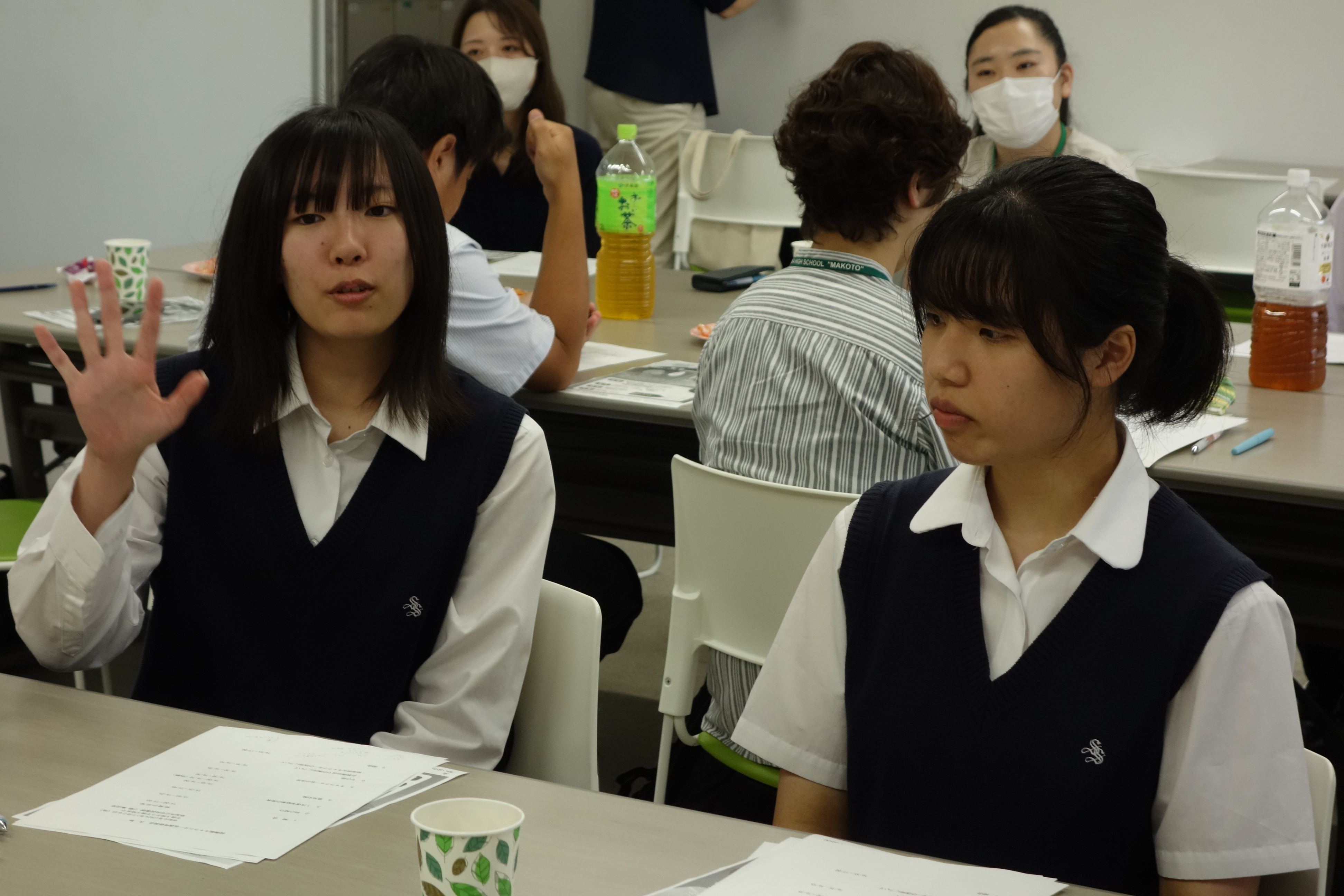 図書館キャラクター名選考会議の画像